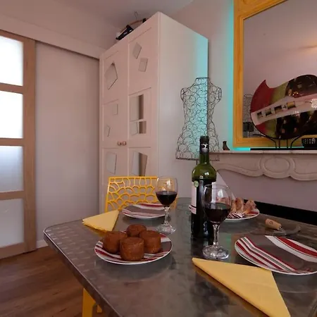 Le Petit Marcel - Saint-Julien-Les-Villas Exterior photo